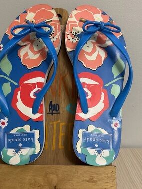 kate spade Blue Floral Bow Flip Flops size 7-8